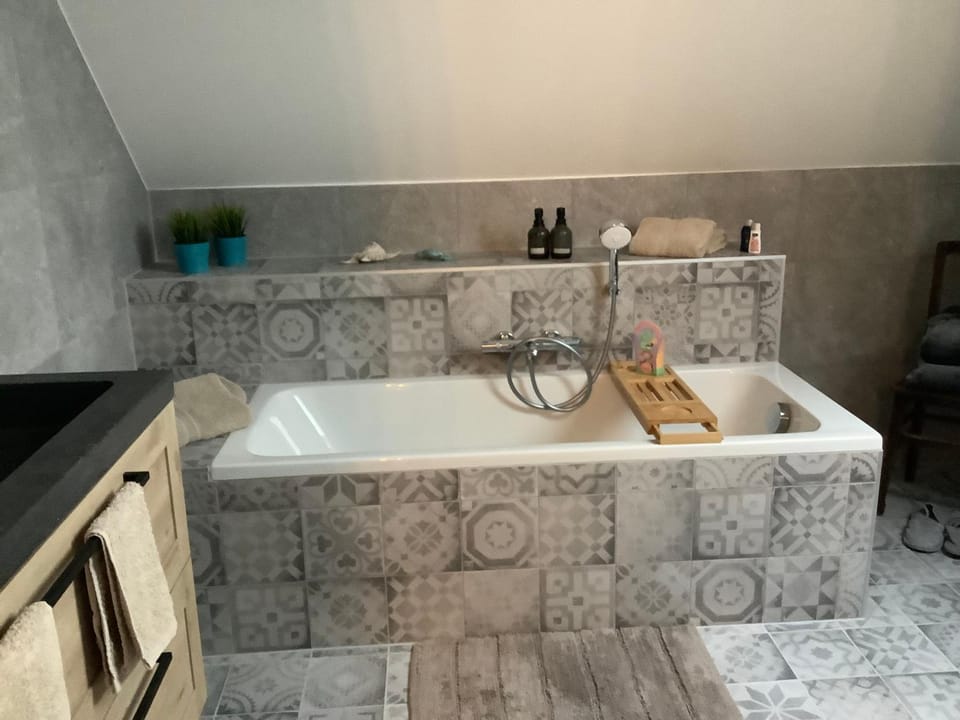 Bathroom, Bath