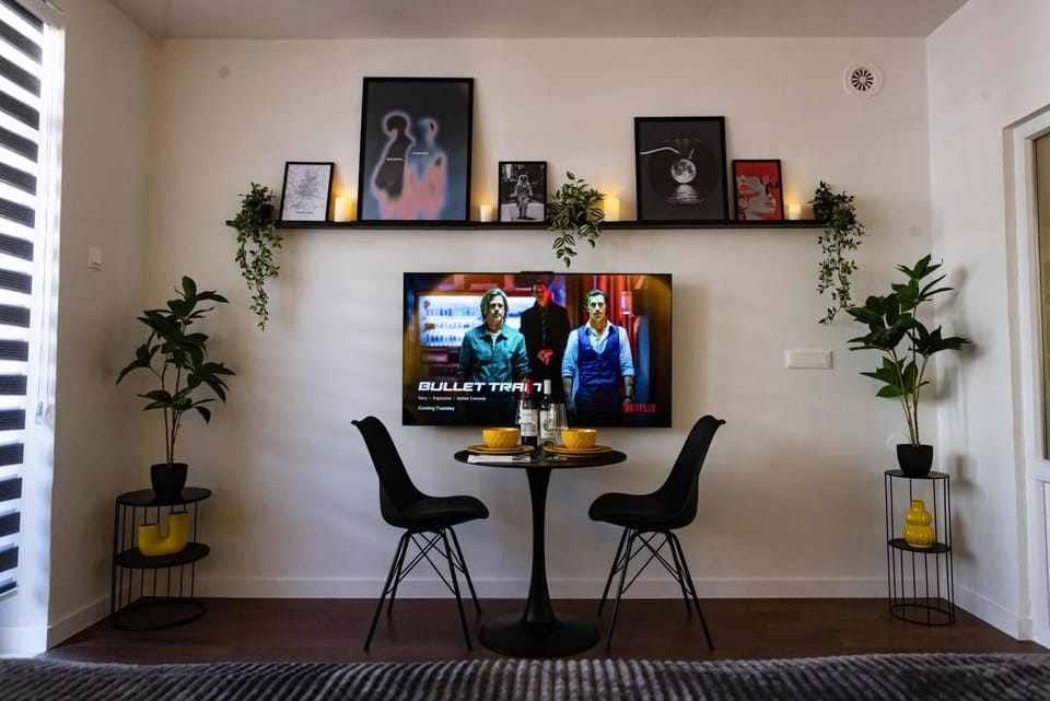 TV and multimedia, Dining area, Evening entertainment