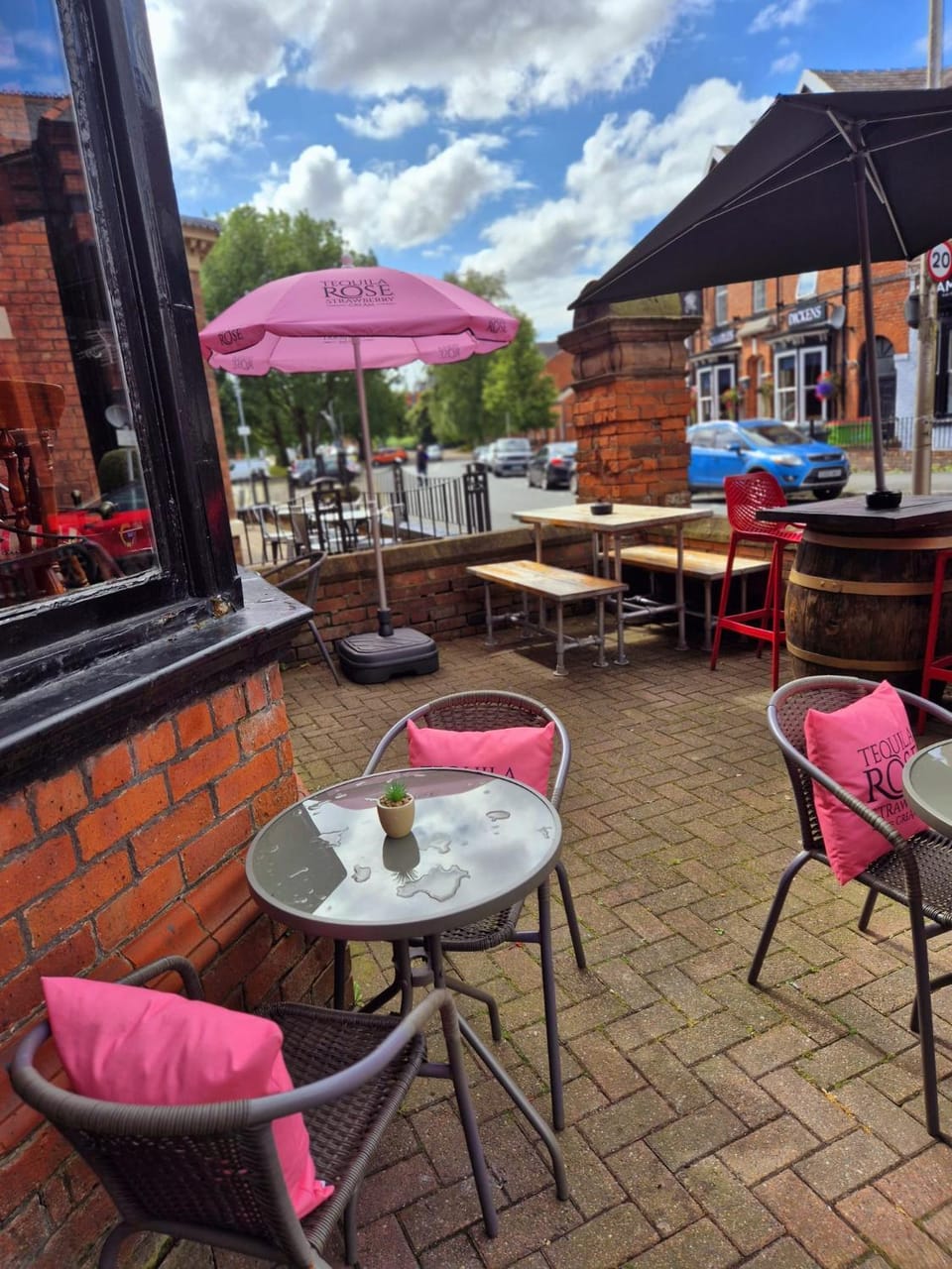 Property building, Patio, Day, Seating area