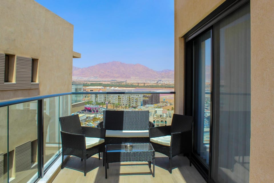 View (from property/room), Balcony/Terrace, Seating area, Mountain view, Inner courtyard view