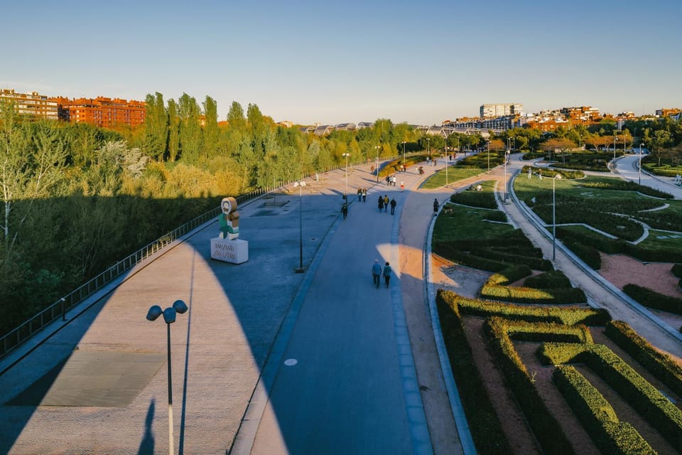 Nearby landmark, Neighbourhood, Natural landscape, City view