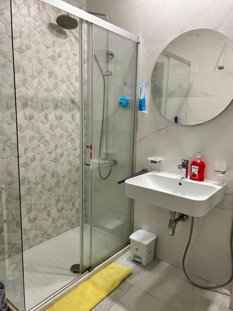 Shower, Bathroom, towels