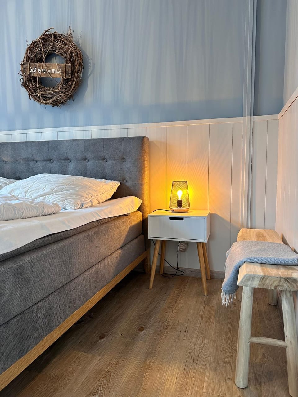 Bed, Photo of the whole room, Bedroom, hair dresser