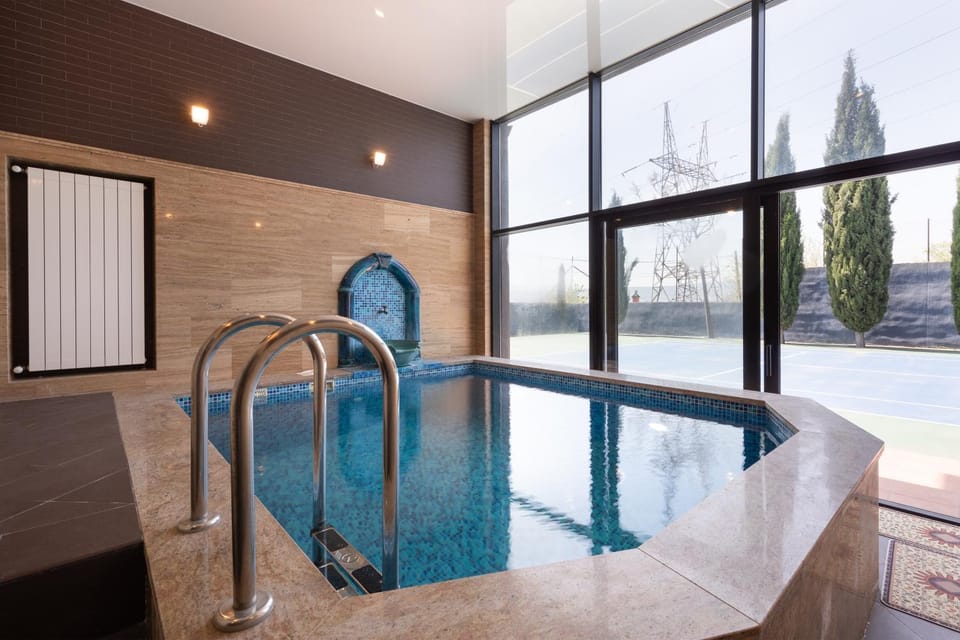 Pool view, Swimming pool