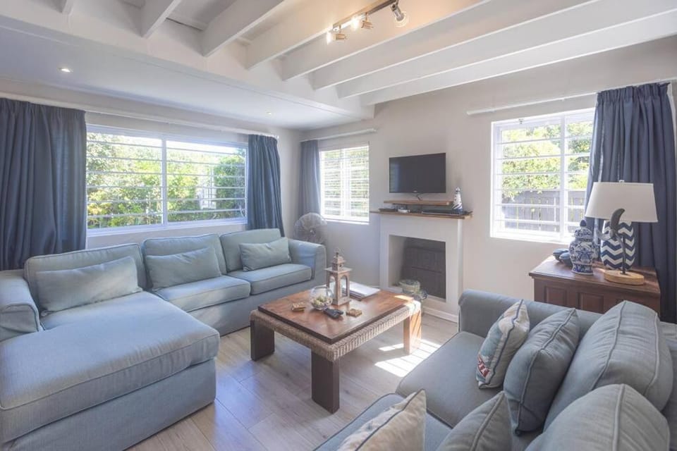 Compact & Comfortable in the Cape St Francis Resort House in Eastern Cape