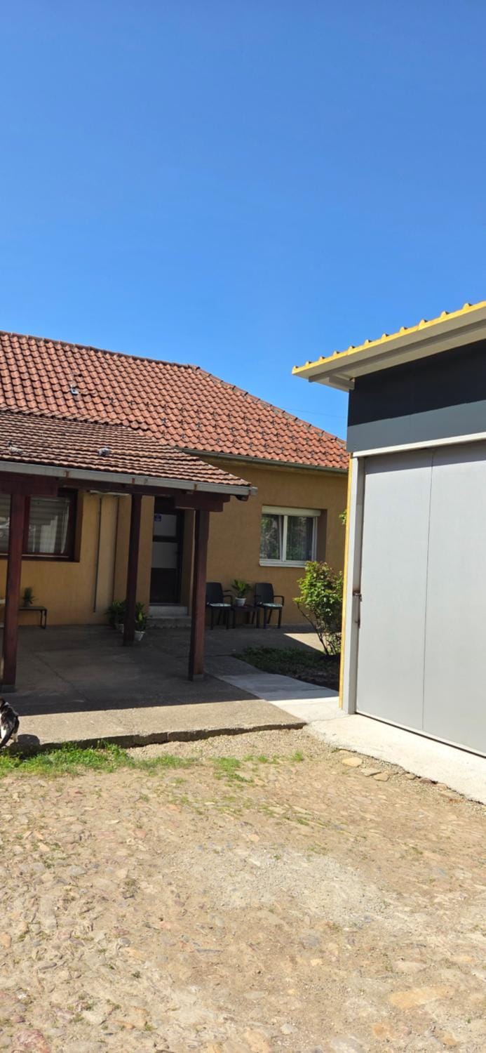 Property building, Facade/entrance, Parking