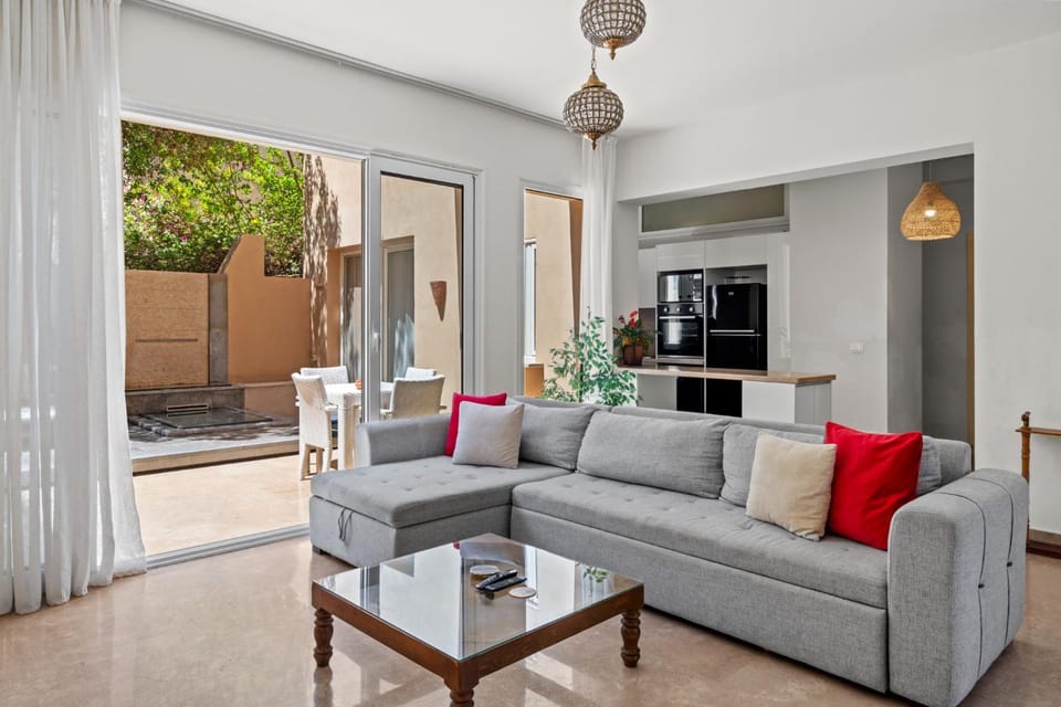 Patio, Balcony/Terrace, Living room, Seating area