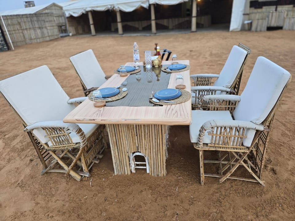 Patio, Day, Dining area