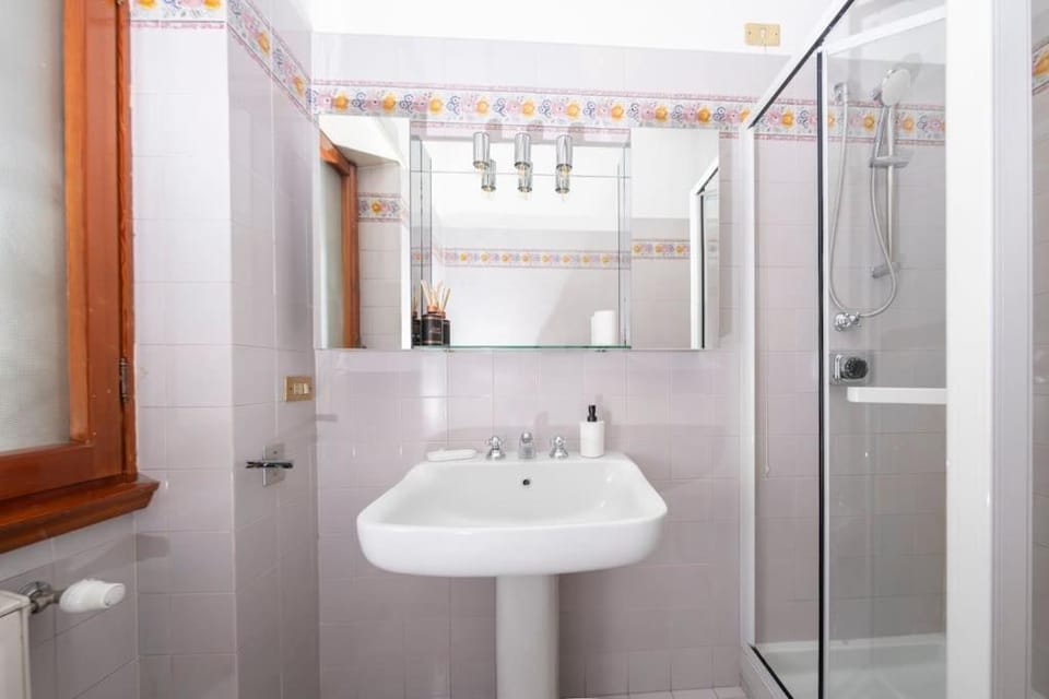 [10 min Vaticano] Big home Balduina con piscina Apartment in Rome