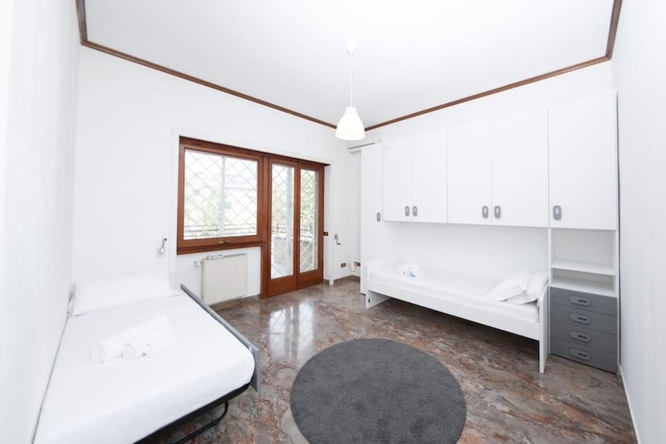 [10 min Vaticano] Big home Balduina con piscina Apartment in Rome