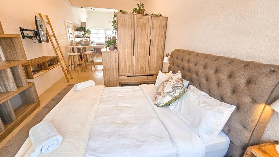 Property building, Bed, Beach, Beach, Bedroom, storage, wardrobe