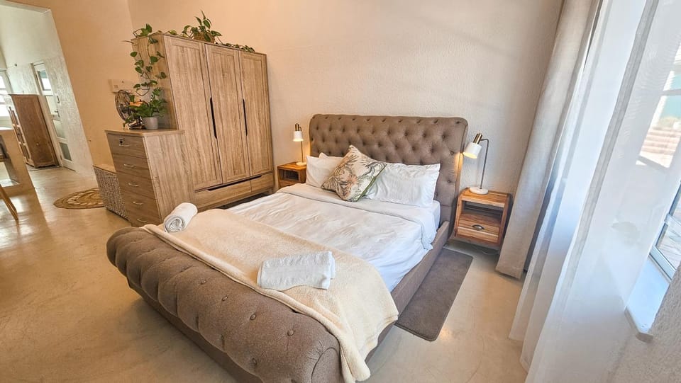 Bed, Beach, Beach, Bedroom, wardrobe