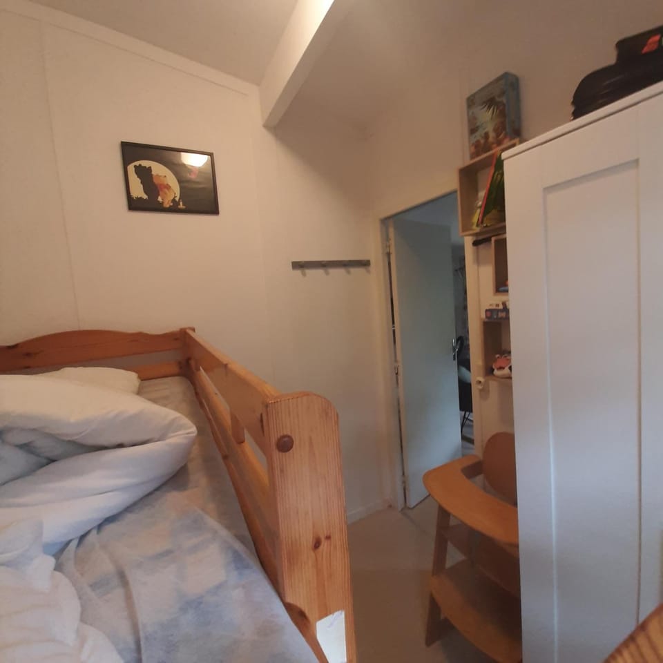 Cozy Chalet Retreat in Champs-Romain Chalet in Nouvelle-Aquitaine