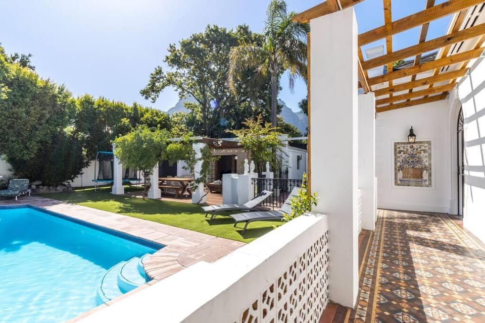 Charles Manor House in Cape Town