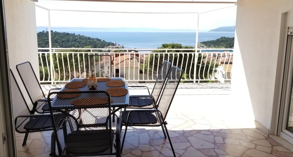 Natural landscape, Balcony/Terrace, Seating area, Sea view