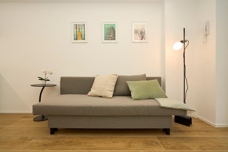 Duomo 10 min - Cozy with Netflix & WiFi Apartment in Milan