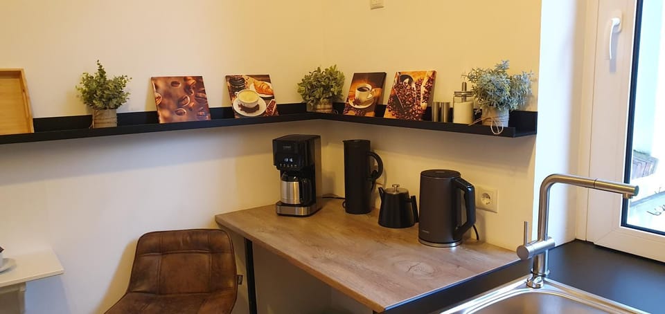Coffee/tea facilities, Kitchen or kitchenette