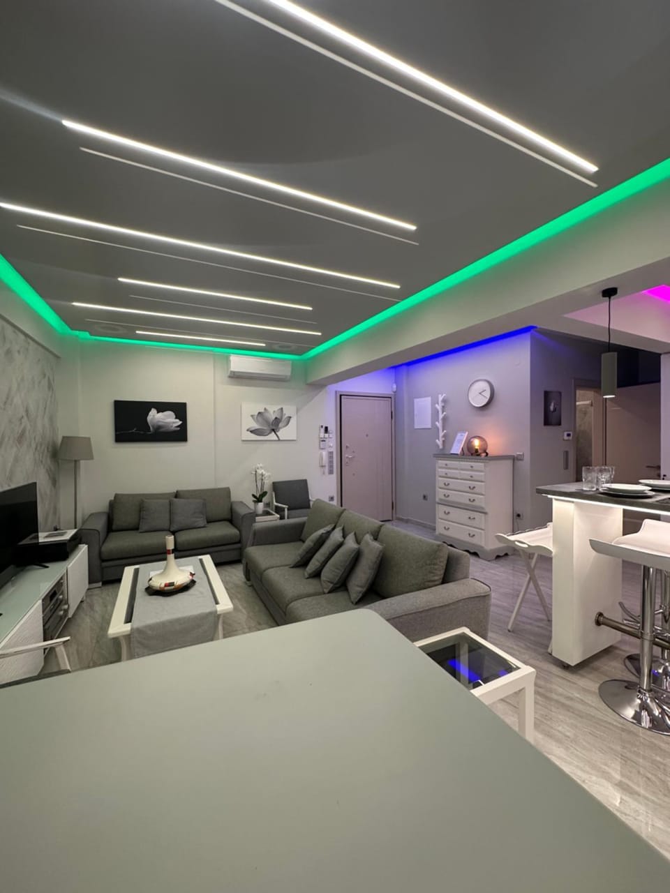 TV and multimedia, Living room, Seating area