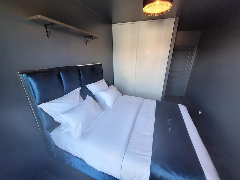 Mimi - Pigalle - Montmartre - Artist's World Apartment in Paris