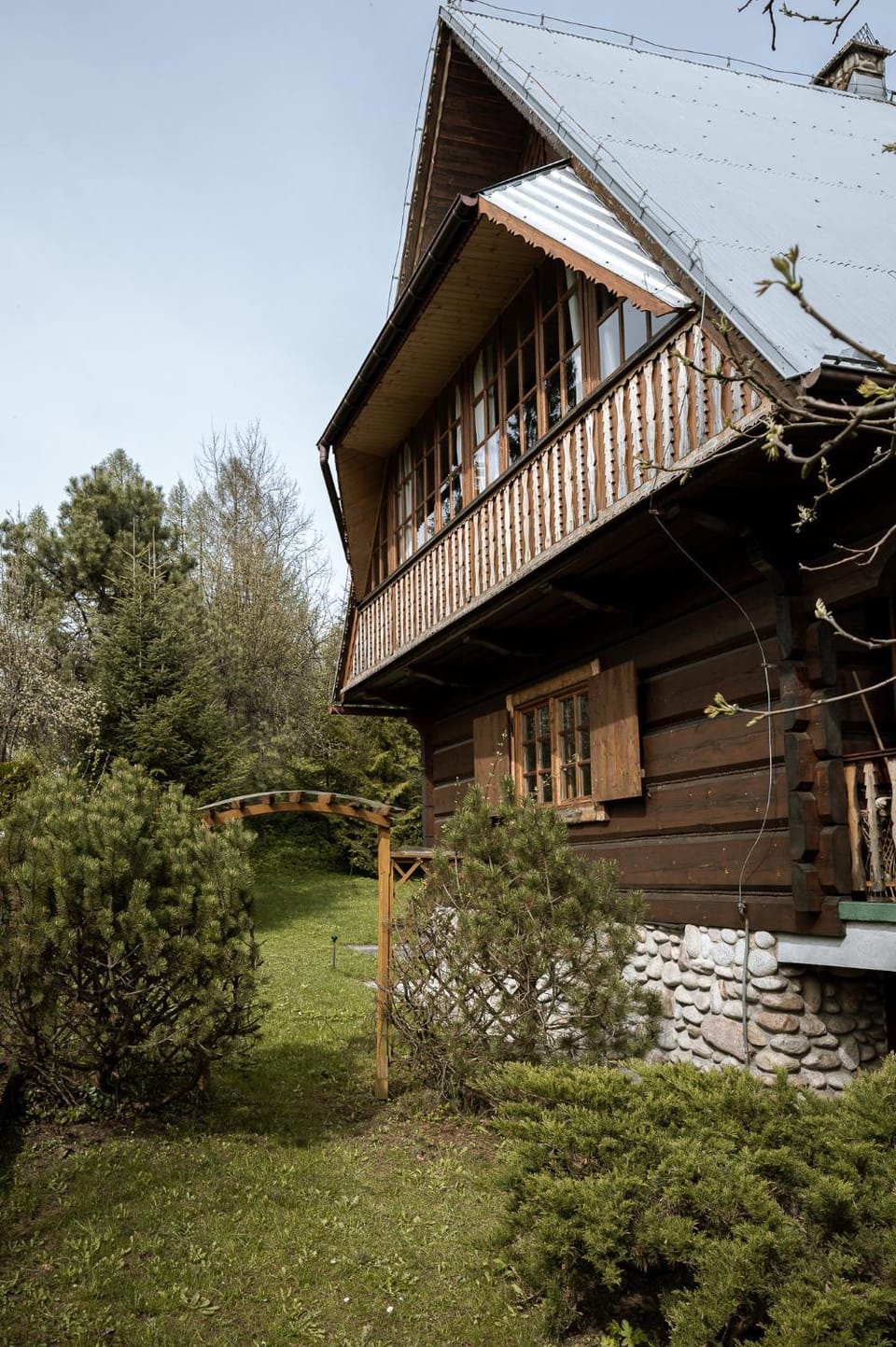 Property building, Natural landscape, Garden