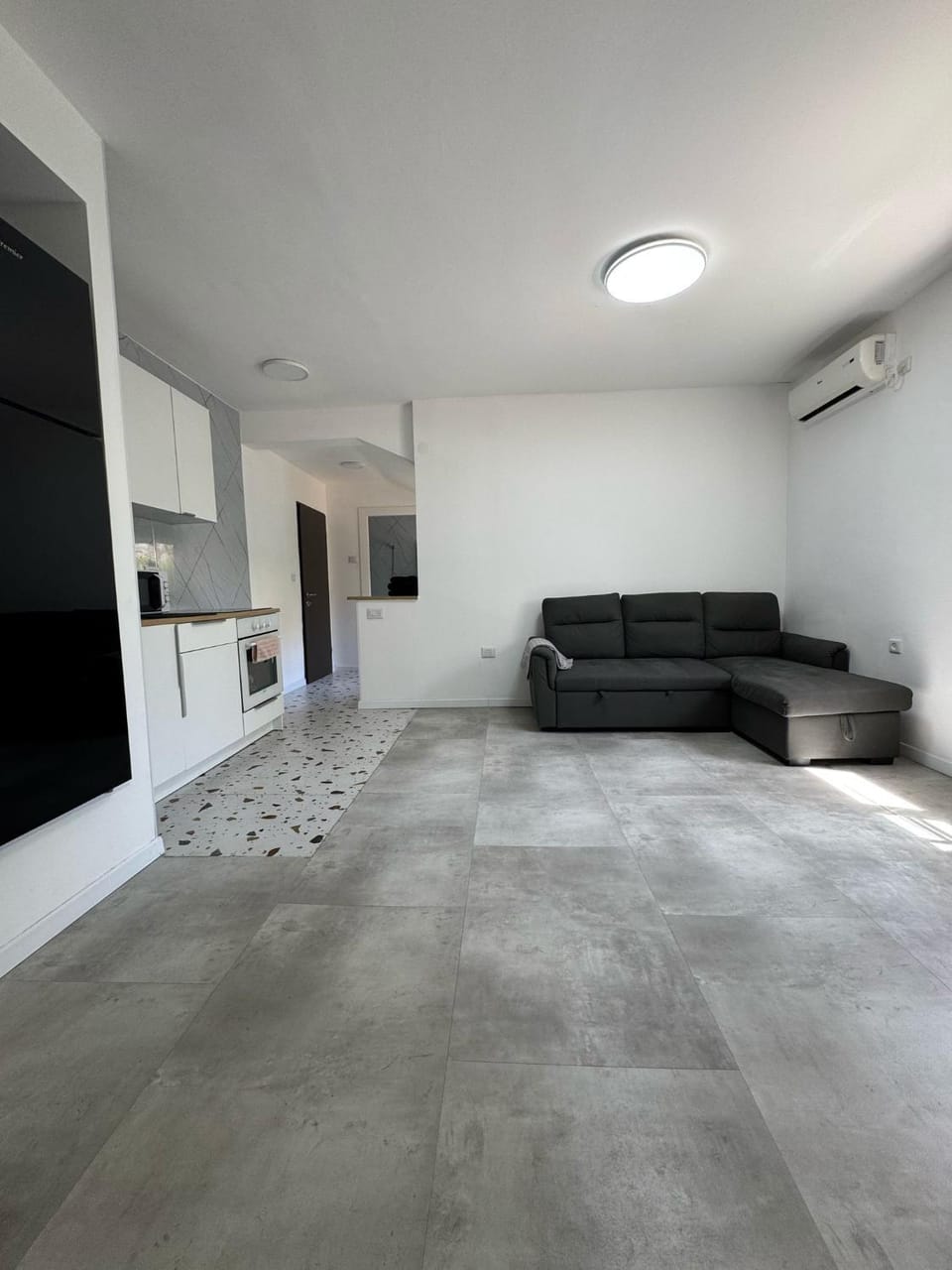 Kitchen or kitchenette, Living room, Seating area, pet friendly, stove