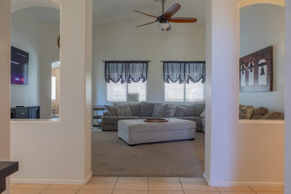 Comfy House Private Backyard with Pool BBQ Citrus House in Sun City Grand