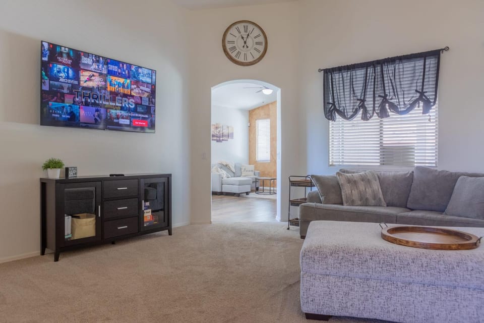 Comfy House Private Backyard with Pool BBQ Citrus House in Sun City Grand