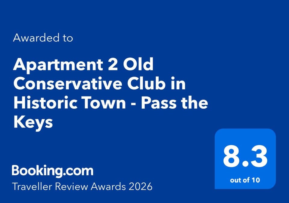 Apartment 2 Old Conservative Club in Historic Town - Pass the Keys Apartment in Caernarfon