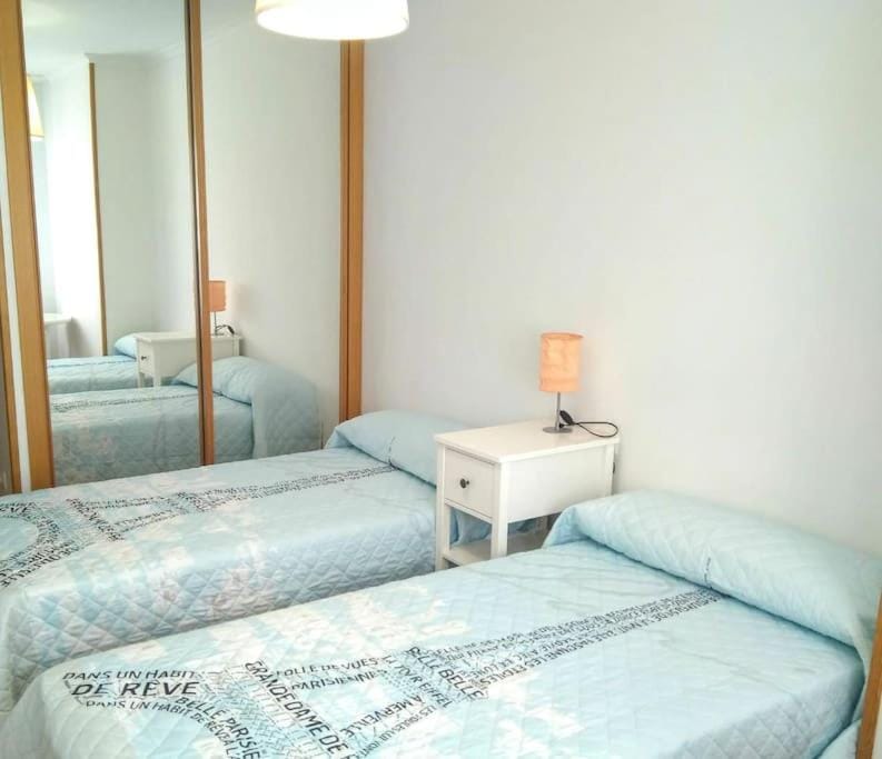 Apartamento Playa Viveiro con Terraza y Piscina Apartment in A Mariña Occidental