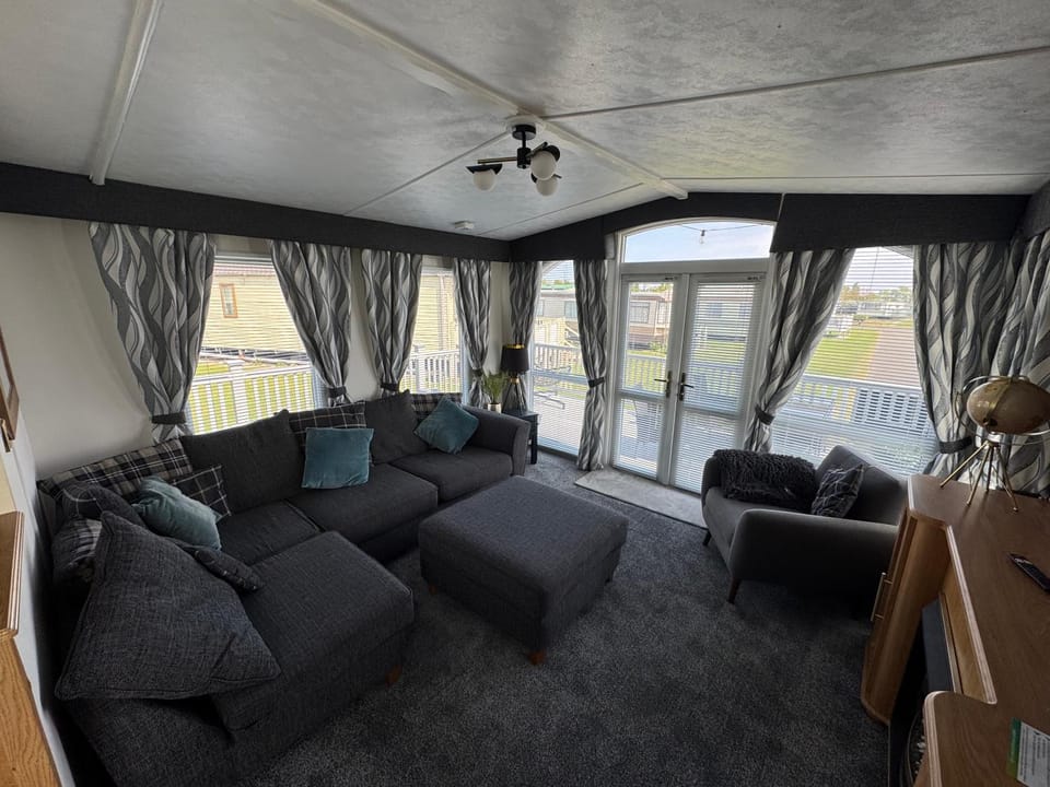 Millfields Holiday Park - The Balmoral - Coastal Caravan Breaks Campground/ 
RV Resort in Ingoldmells