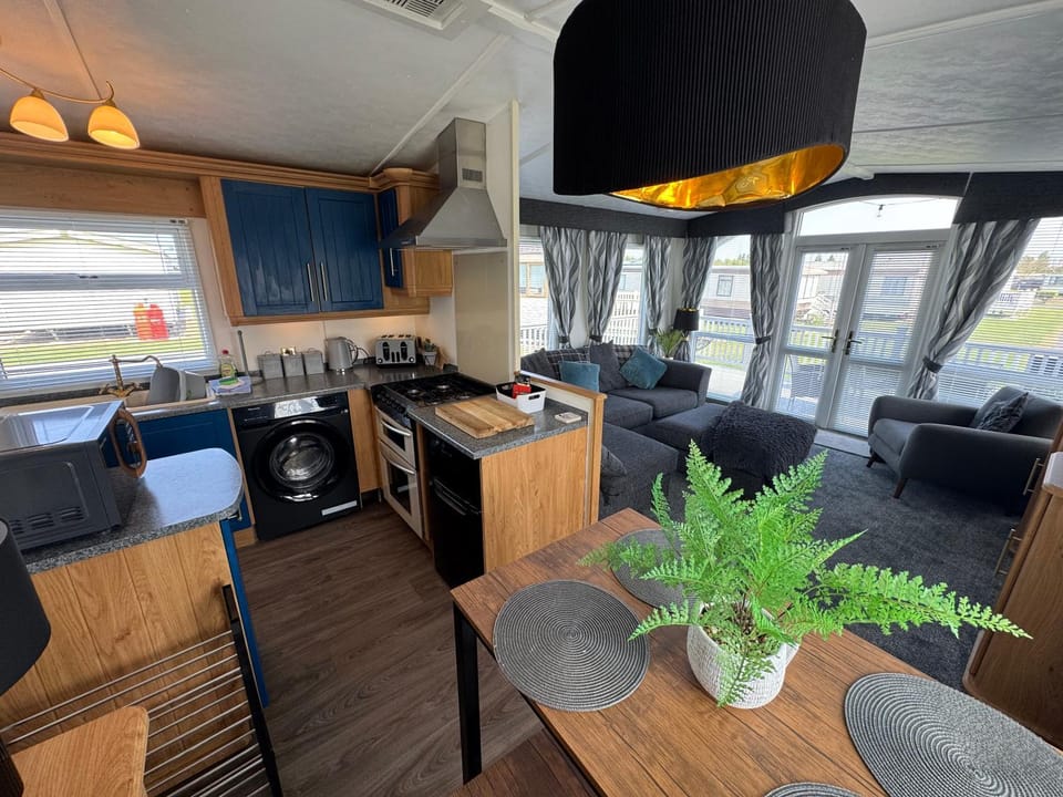 Millfields Holiday Park - The Balmoral - Coastal Caravan Breaks Campground/ 
RV Resort in Ingoldmells