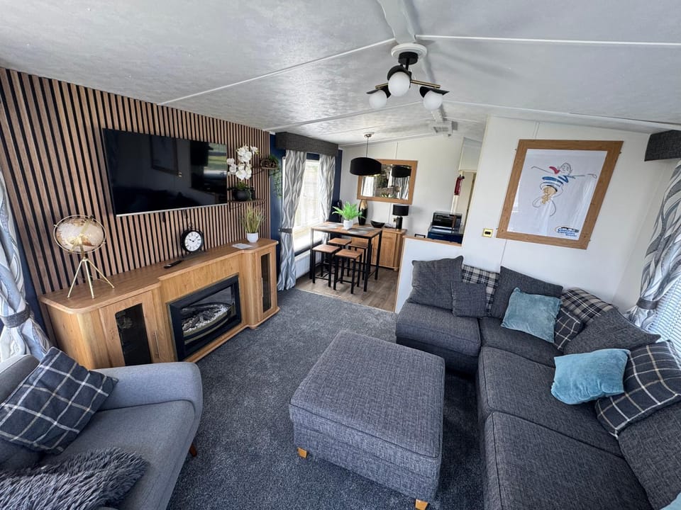 Millfields Holiday Park - The Balmoral - Coastal Caravan Breaks Campground/ 
RV Resort in Ingoldmells