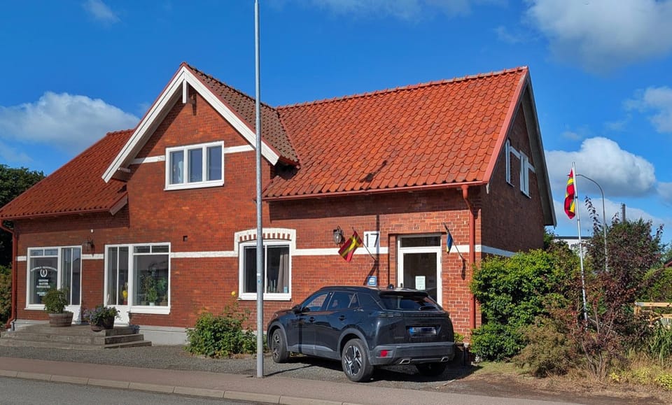 Property building, Day, Parking