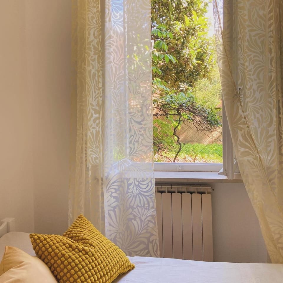 Bed, Garden, Garden, Bedroom, Garden view, Garden view