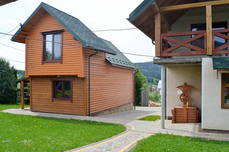 Facade/entrance