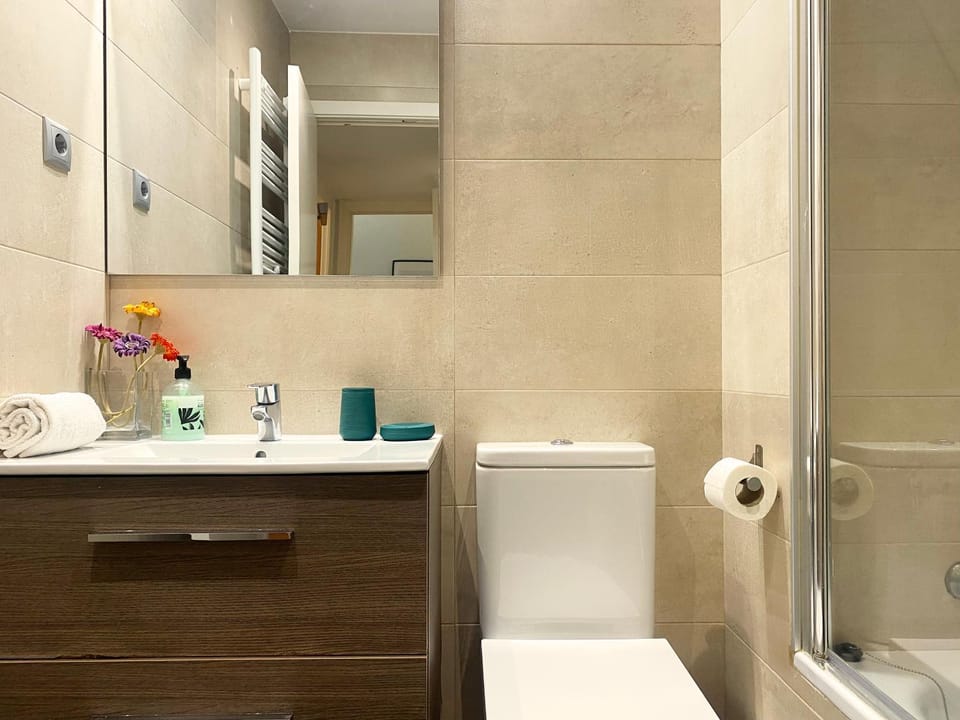 Toilet, Bathroom, Bath