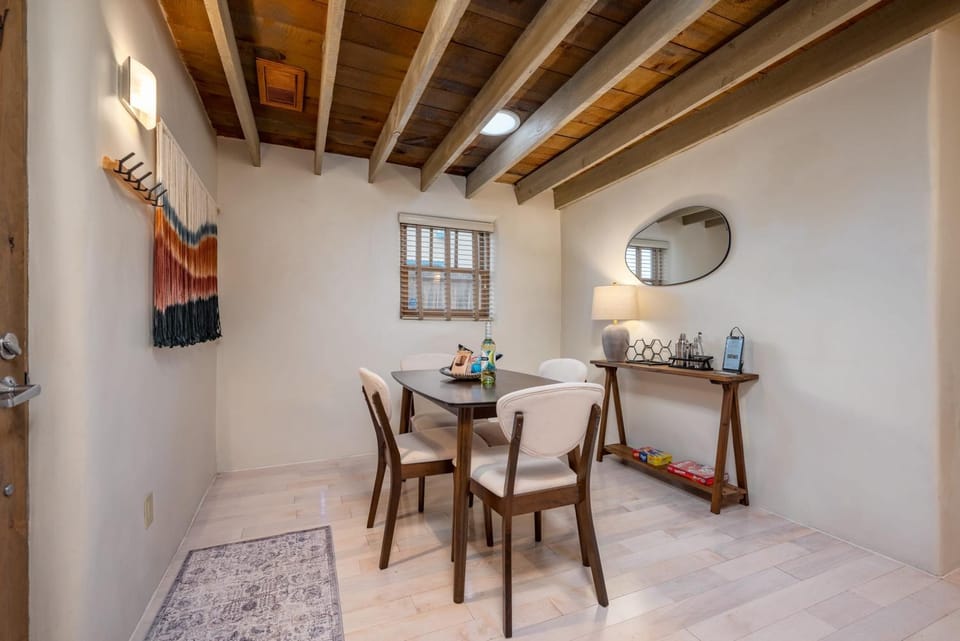 Casa Saint Francis- King Bed-Patio & Fire Pit -2BR House in Santa Fe