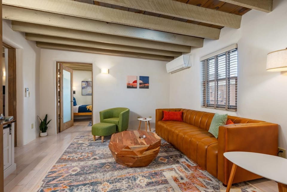 Casa Saint Francis- King Bed-Patio & Fire Pit -2BR House in Santa Fe