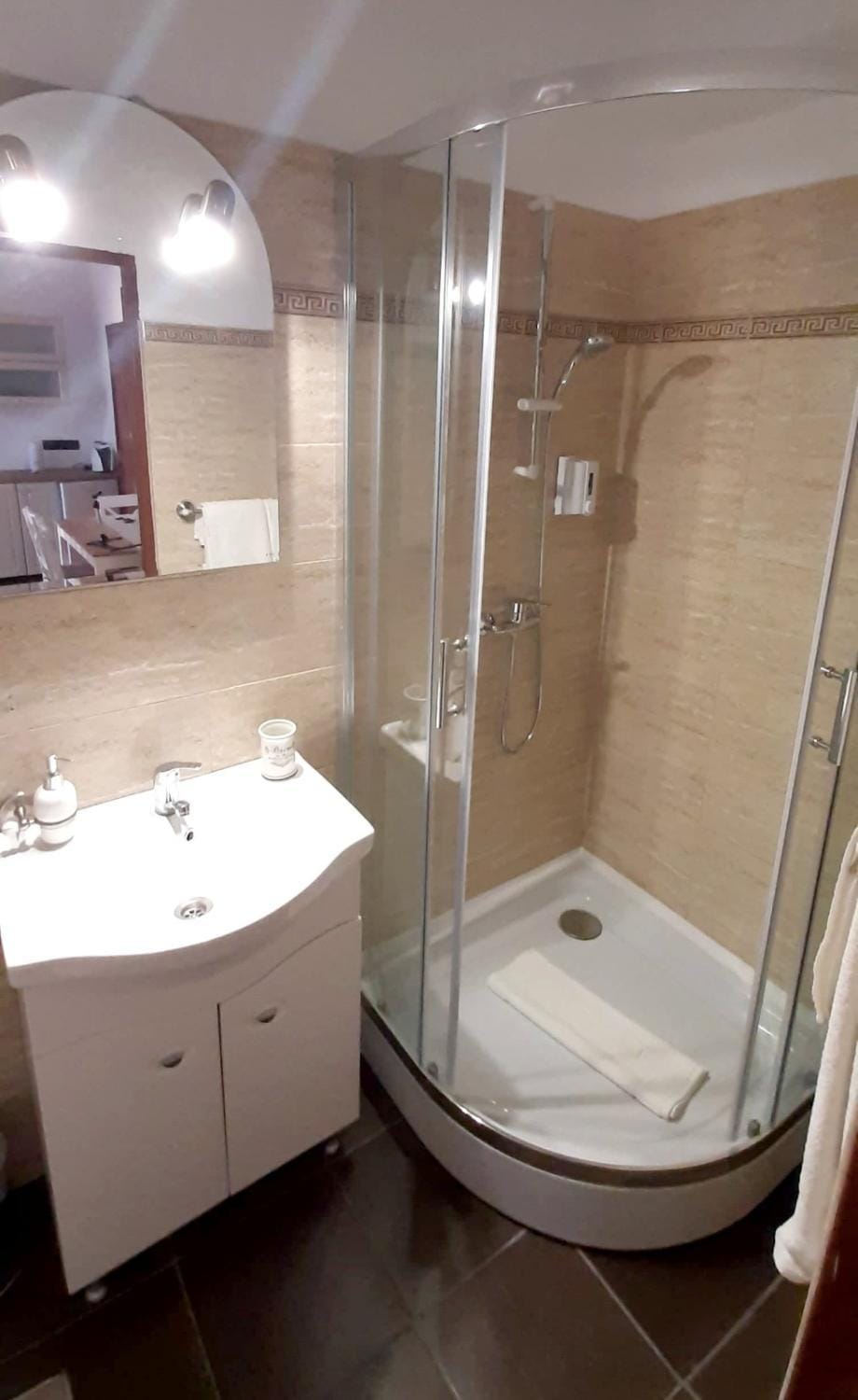 Shower, Bathroom, towels