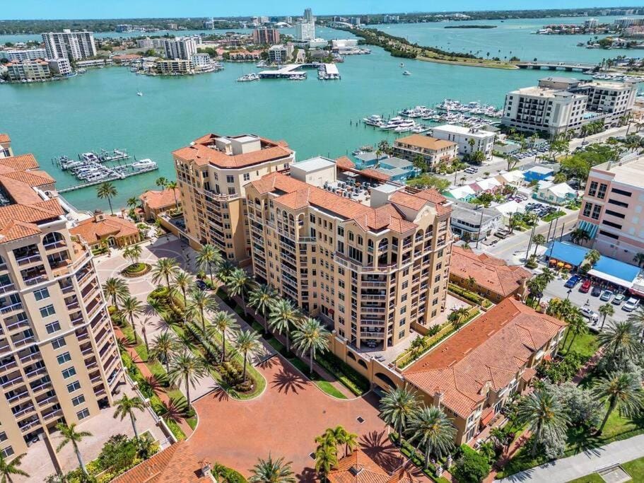 Coastal Elegance: Your Clearwater Beach Escape Apartment in Clearwater Beach
