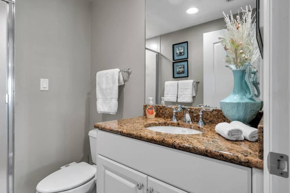 Coastal Elegance: Your Clearwater Beach Escape Apartment in Clearwater Beach