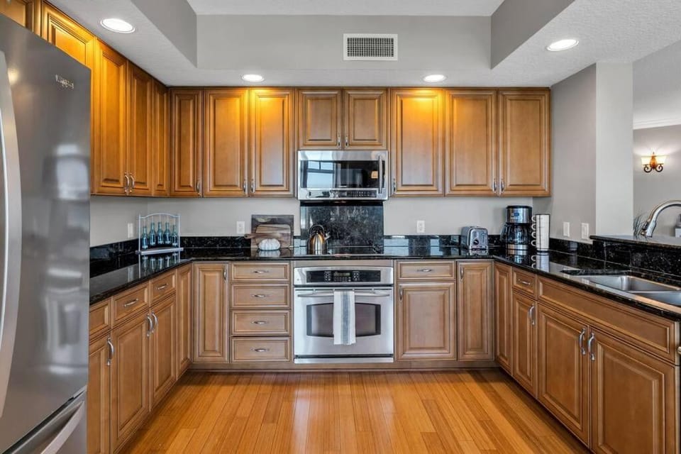 Coastal Elegance: Your Clearwater Beach Escape Apartment in Clearwater Beach