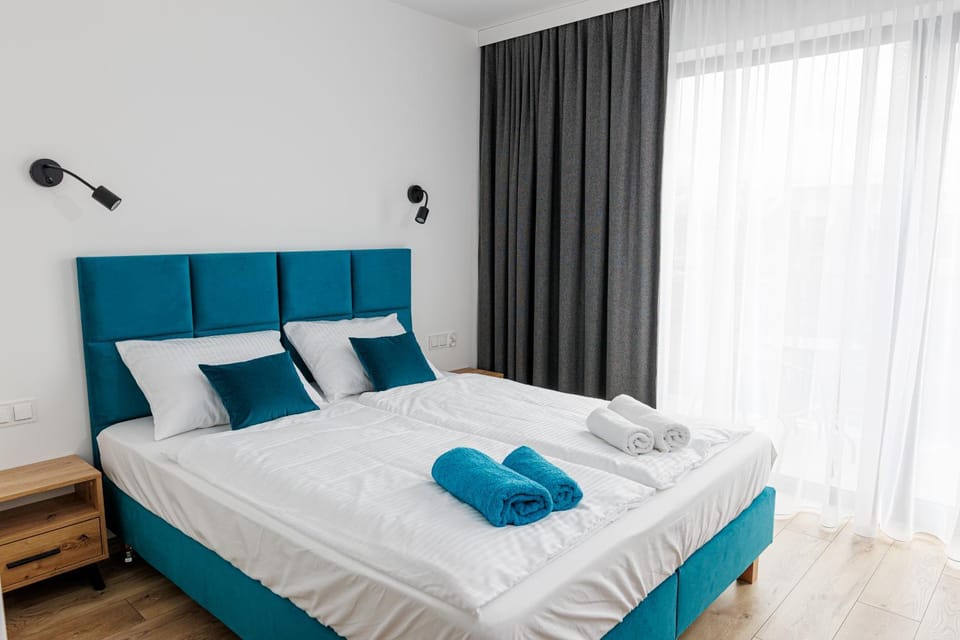 Bed, Other, Other, Other, Photo of the whole room, Bedroom, towels