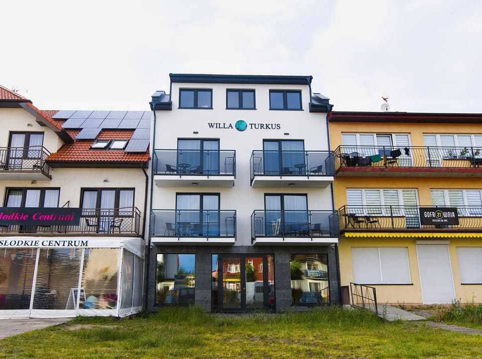 Property building, Day, Balcony/Terrace, Balcony/Terrace, Other, Other, Other, Location