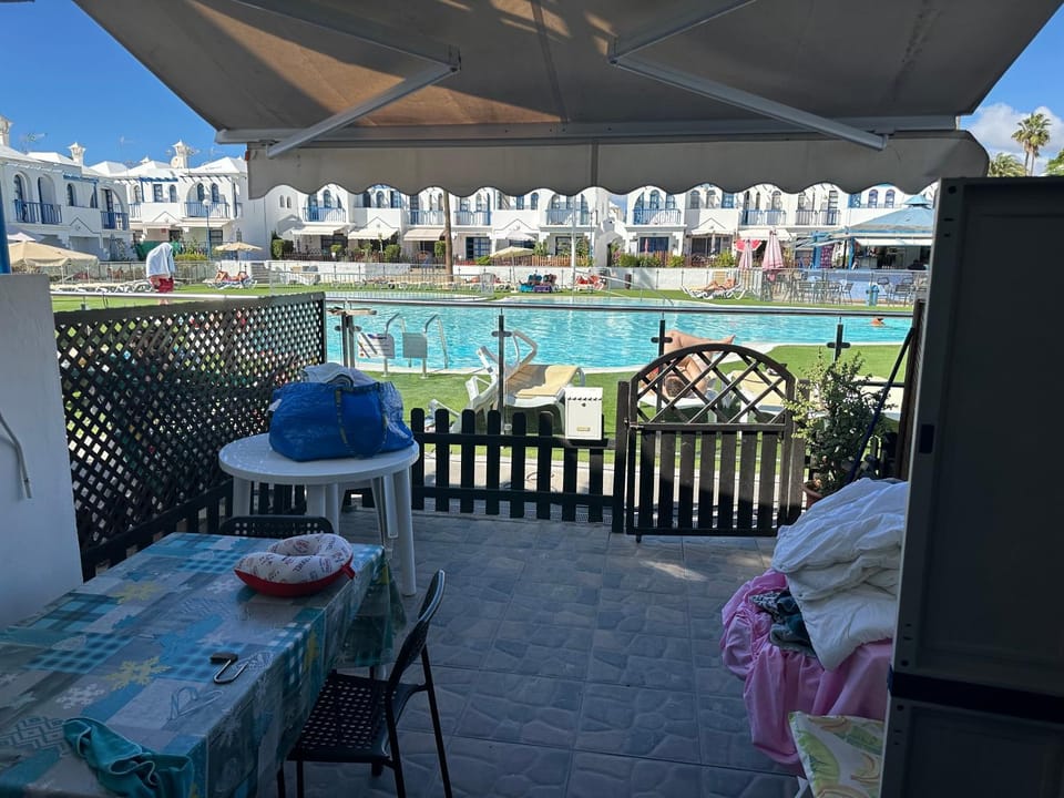 Patio, Dining area, Pool view, Swimming pool, sunbed