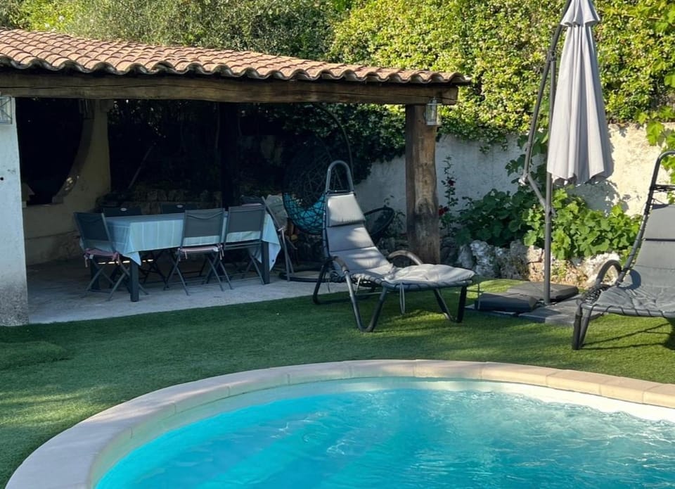 Bas de villa avec piscine Apartment in Mouans-Sartoux