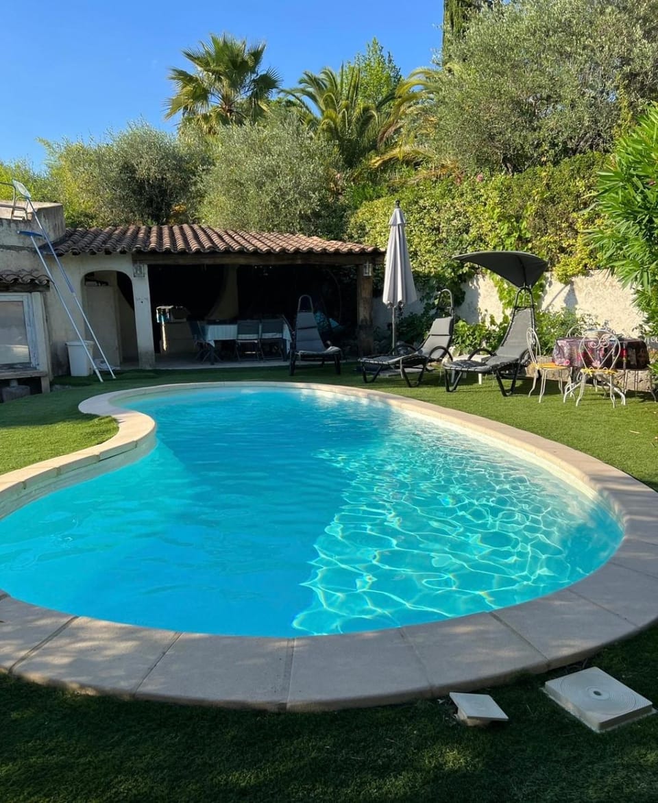 Bas de villa avec piscine Apartment in Mouans-Sartoux