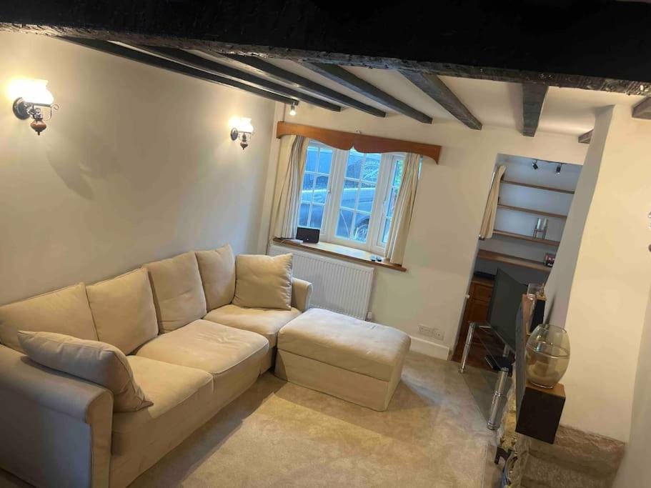 Coastal cottage on a bridle path in Lilliput- Sandbanks House in Poole