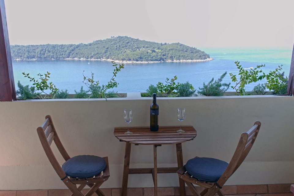 Natural landscape, Balcony/Terrace, Sea view