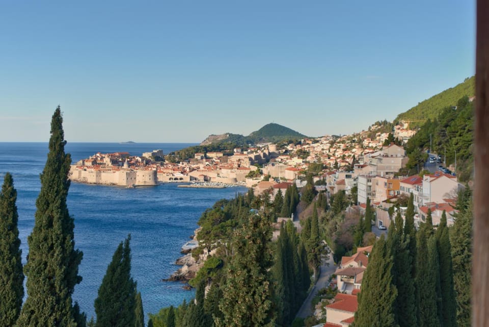 Nearby landmark, Natural landscape, Balcony/Terrace, City view, Sea view